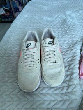 Nike Air Max Women’s Cream Sneakers